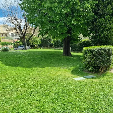 Spacieux T2, Emplacement Idéal Et Parking Privé Uzès
