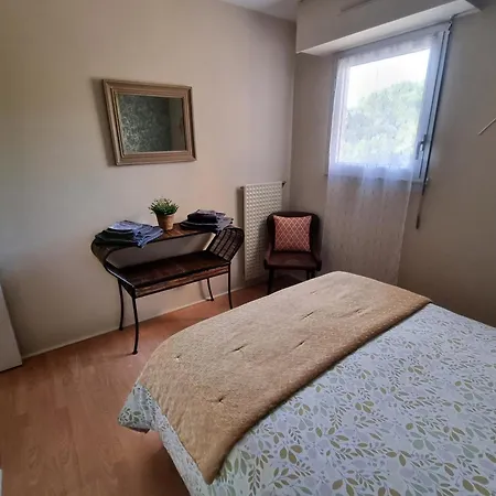 Spacieux T2, Emplacement Idéal Et Parking Privé * Uzès