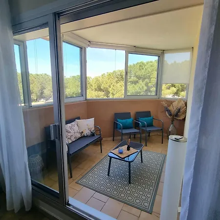 Spacieux T2, Emplacement Ideal Et Parking Prive Appartement Uzès