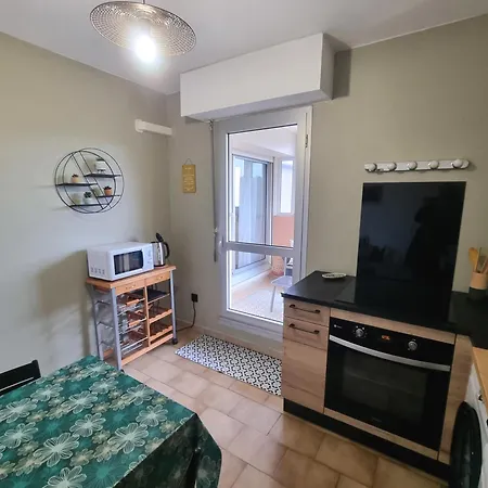 Spacieux T2, Emplacement Ideal Et Parking Prive