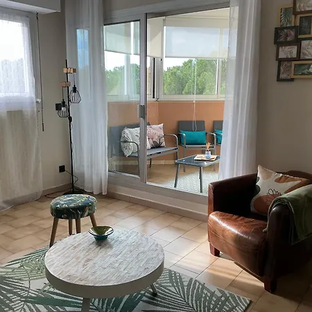 Appartamento Spacieux T2, Emplacement Idéal Et Parking Privé Uzès